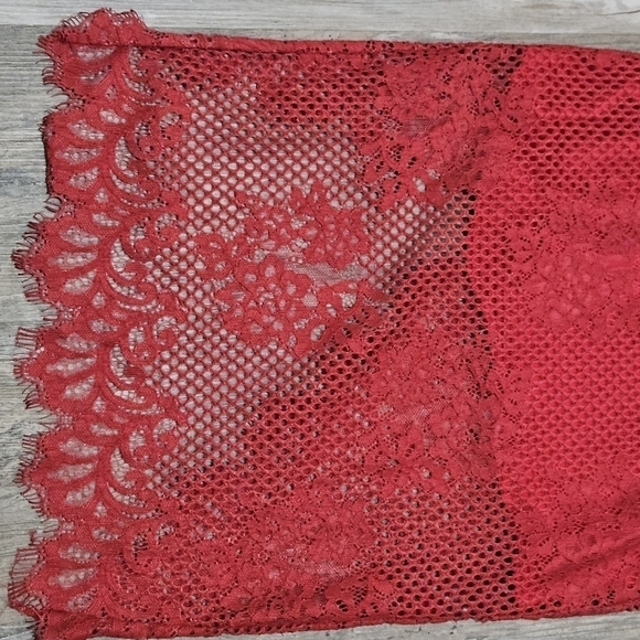 Lovers + Friends with lace overlay size xs - Picture 13 of 15